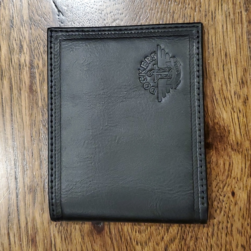 Mens Dockers black bifold wallet